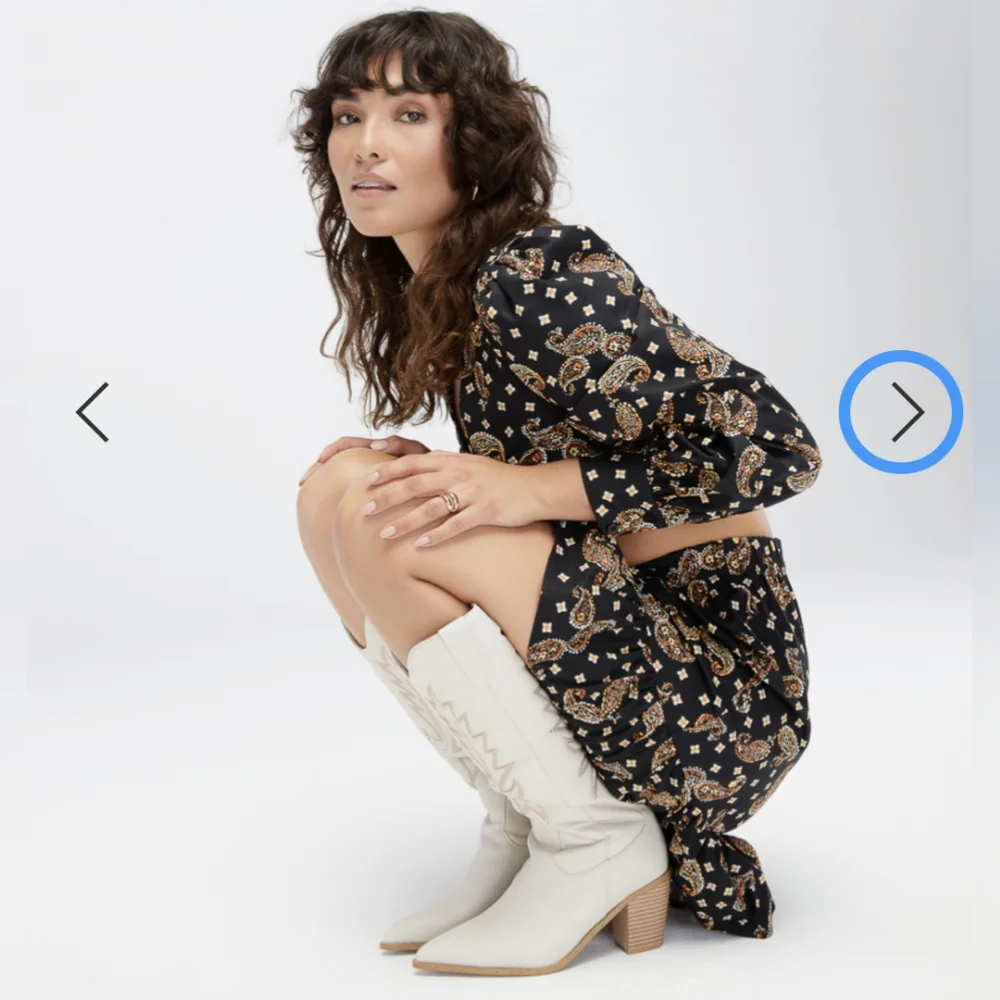 Women's Cream Western Heeled Boots - Picture 9 of 9